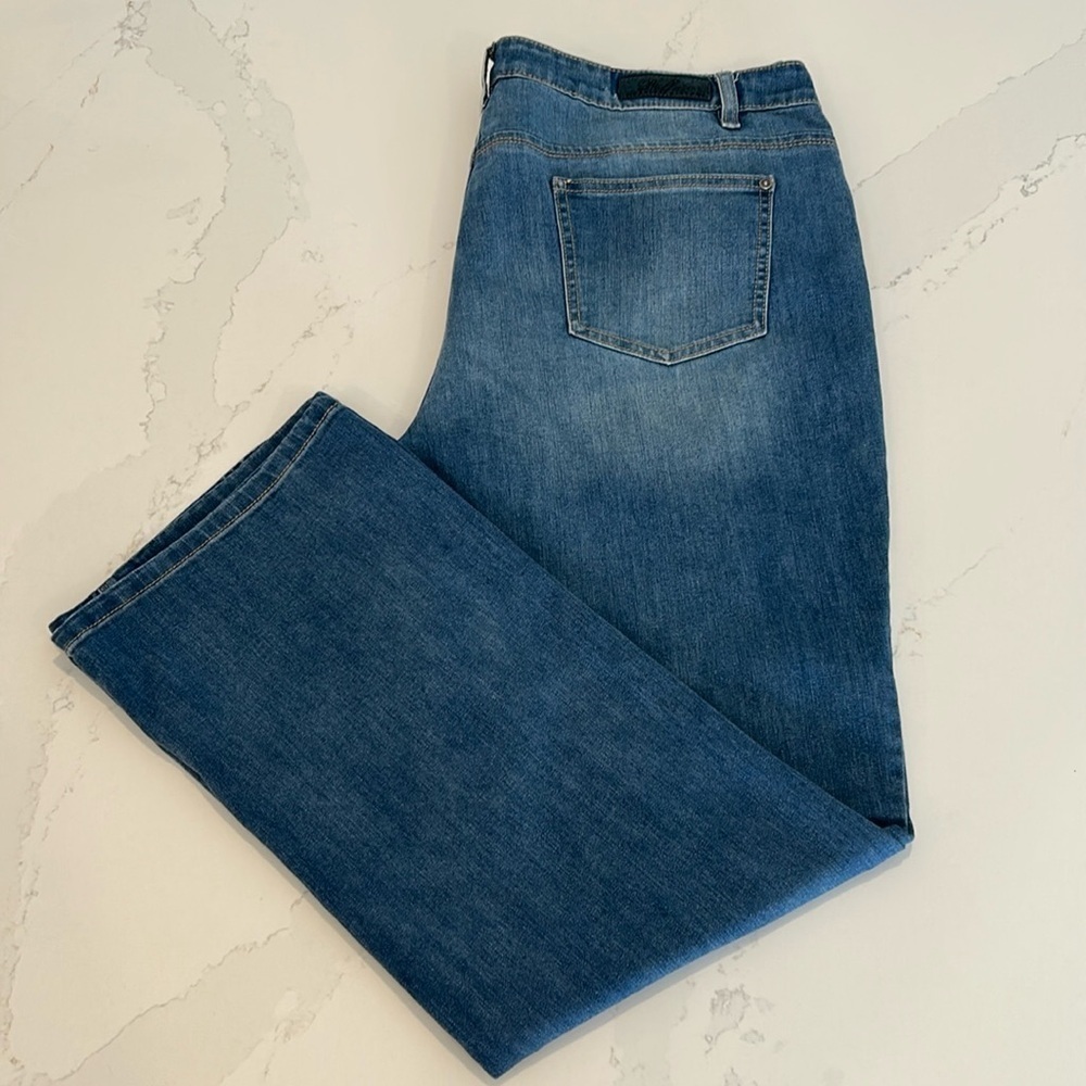 Buffalo Boulevard Mid-rise Straight Leg Stretch Medium Light Wash Size 14